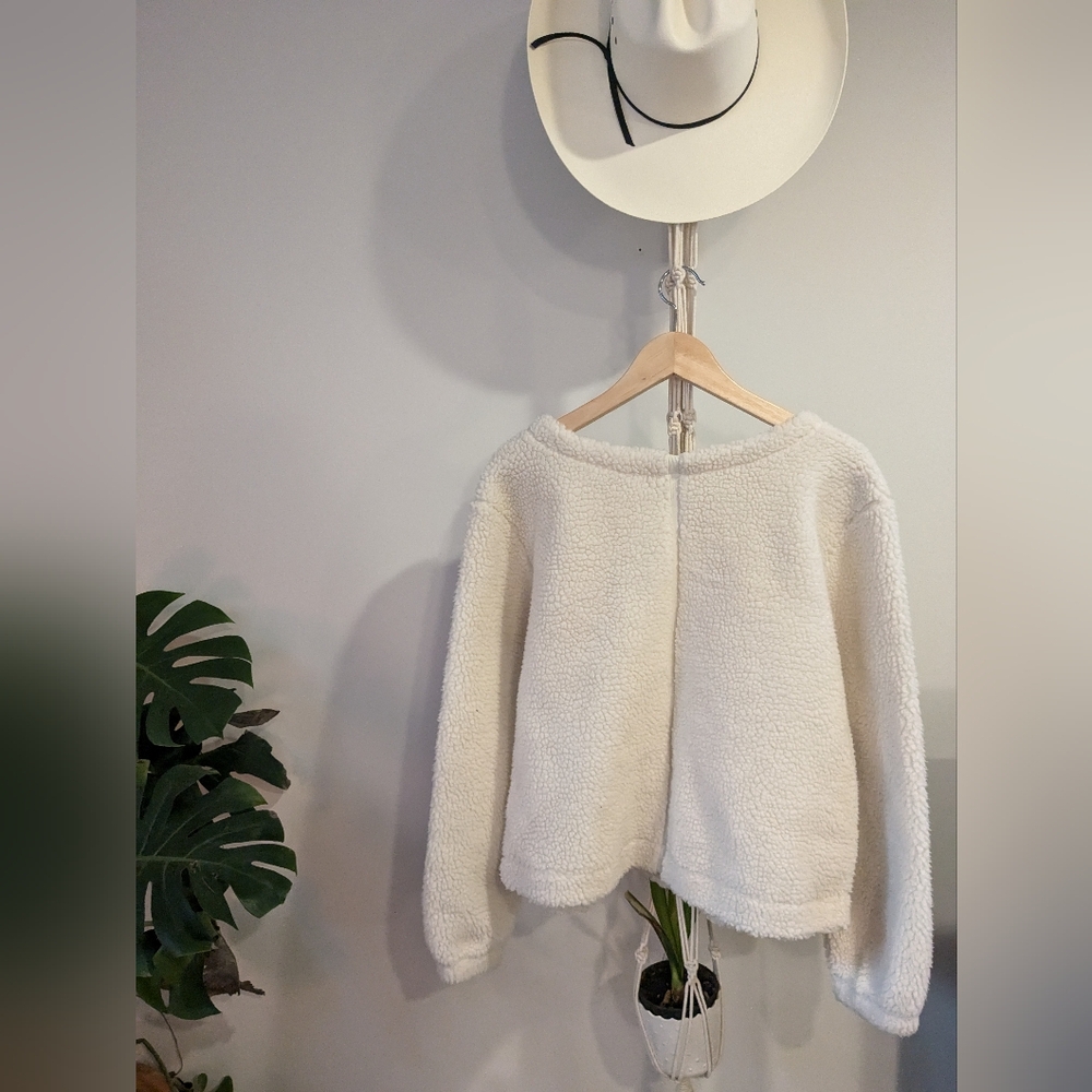 White fuzzy pullover - Picture 3 of 3
